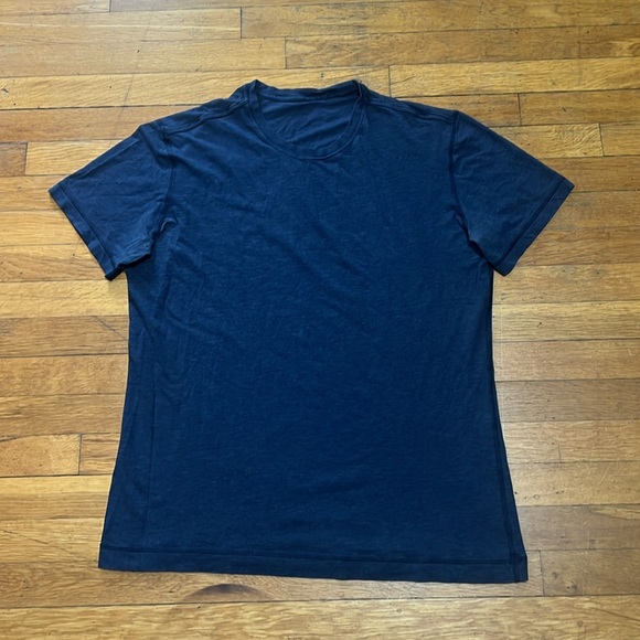 Lululemon 5 Year Basic Short Sleeve Tee Crew in Heathered Navy, size L/XL - Picture 2 of 12